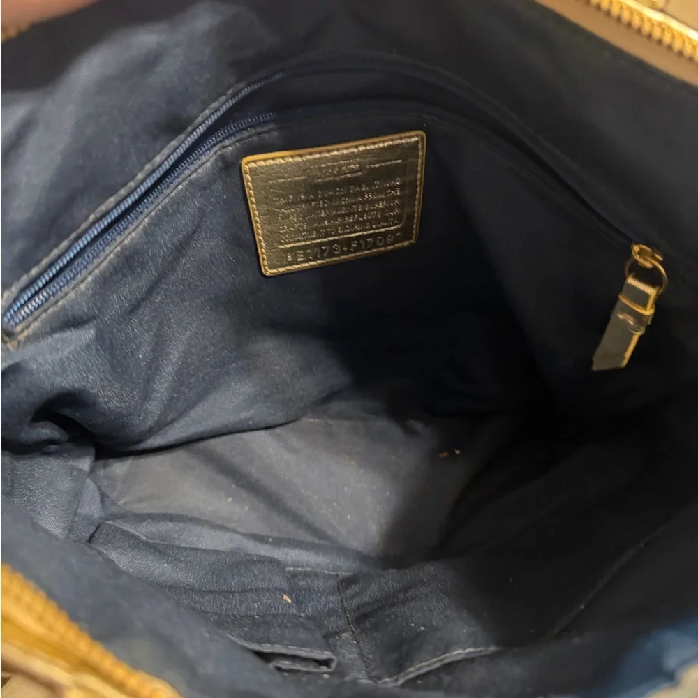 Coach Y2K Blue Gold Script Canvas Tote Shoulder Bag Hearts Charm Zip Top - Picture 15 of 16